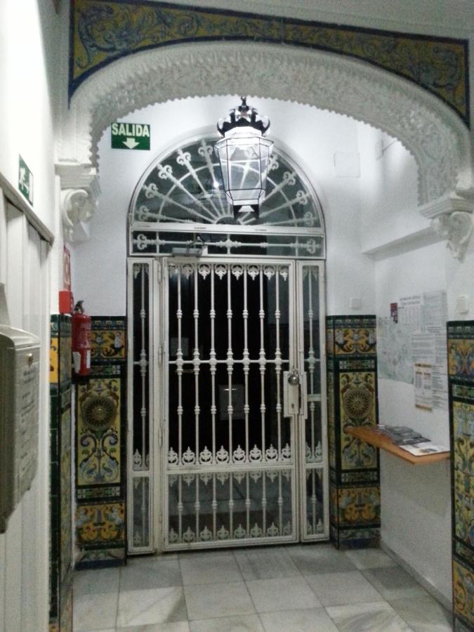 Hostel Urban Sevilla Екстериор снимка